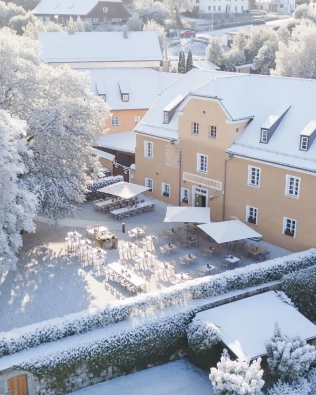 KI-Optimiertes Hotel Foto Nachher: Winter