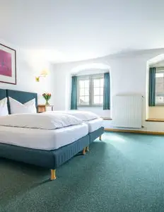 Foto Vorher: Leeres Hotelzimmer